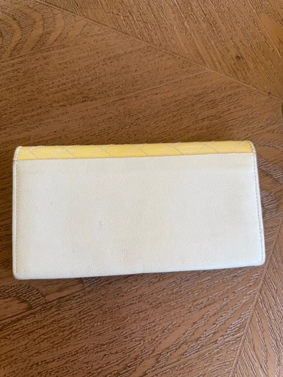 Burberry Yellow and White Quilted Leather Continental Wallet Passport Clutch - Picture 2 of 15